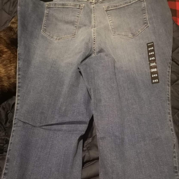 Torrid Midfit Super Skinny Jeans - Picture 4 of 8